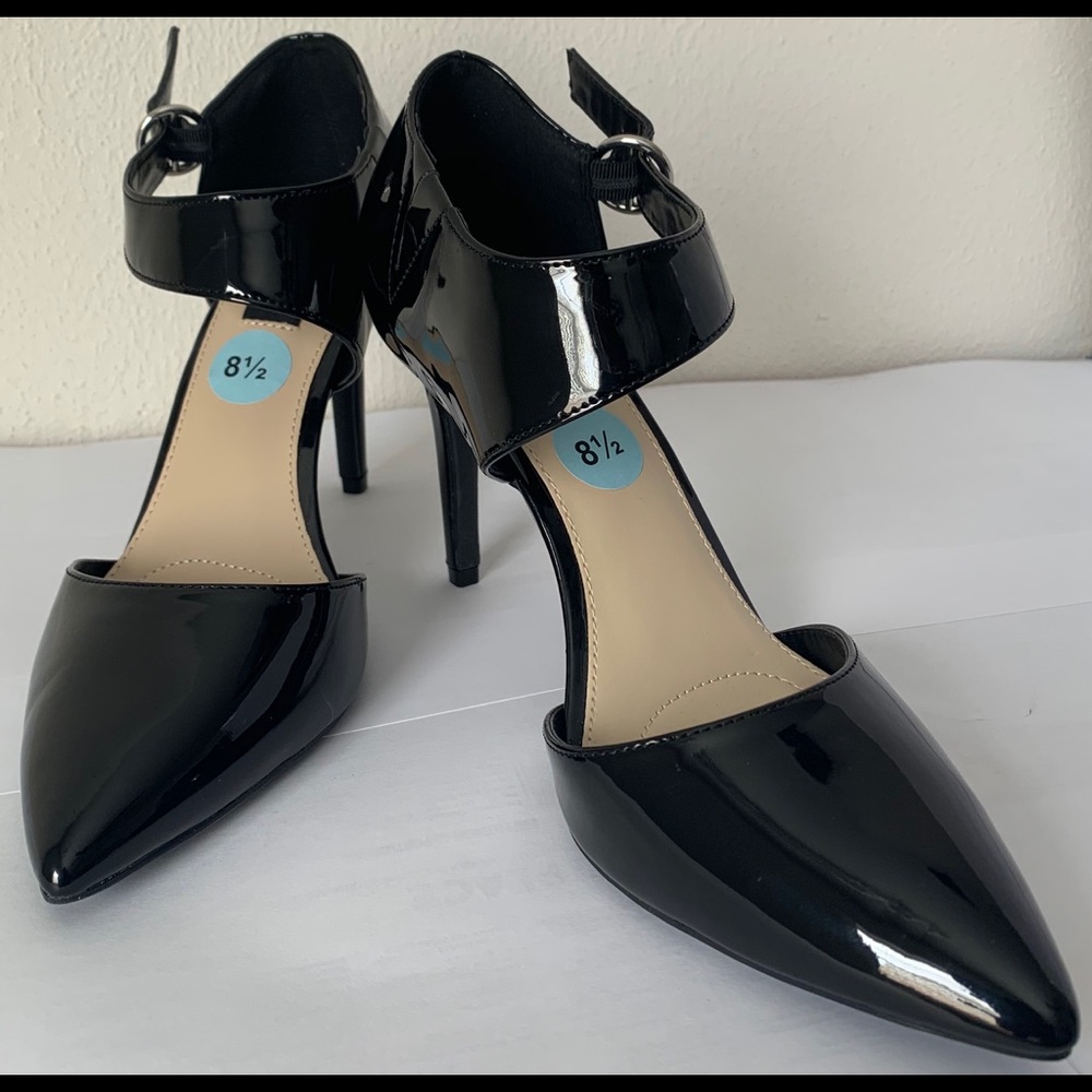 Jones New York Signature Black high heels